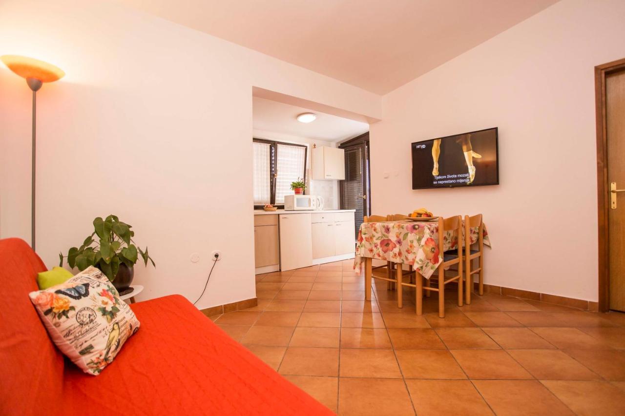 Apartments Romano Rovinj Exterior photo