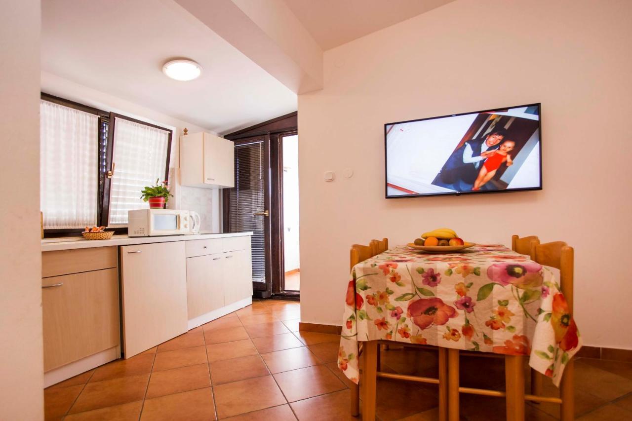 Apartments Romano Rovinj Exterior photo