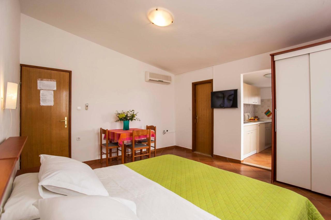 Apartments Romano Rovinj Exterior photo